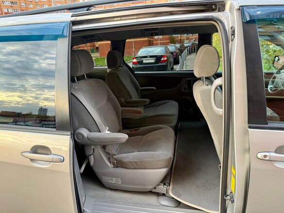2004 Toyota Sienna II, серый, 1185000 рублей - вид 12