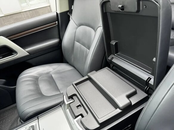 2019 Toyota Land Cruiser 200 Series Рестайлинг 2, белый, 9500000 рублей - вид 35