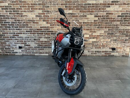 2026 QJMotor SVT 650 X, красный, 729000 рублей, вид 1