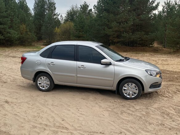 2019 Lada (ВАЗ) Granta I Рестайлинг, серебристый, 900000 рублей - вид 3