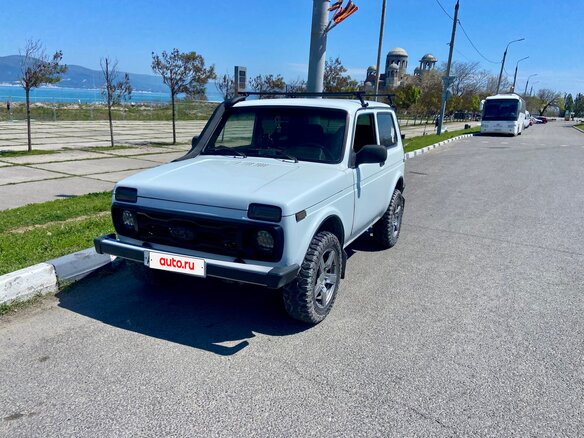 2011 Lada (ВАЗ) 2121 (4x4) I Рестайлинг, белый, 400000 рублей