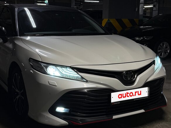 2020 Toyota Camry VIII (XV70), белый, 3200000 рублей - вид 1