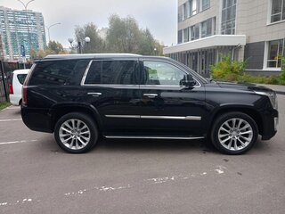 2020 Cadillac Escalade IV, чёрный, 5650000 рублей, вид 5