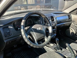 2005 Hyundai Sonata ТагАЗ IV (EF) Рестайлинг, серебристый, 365000 рублей, вид 5