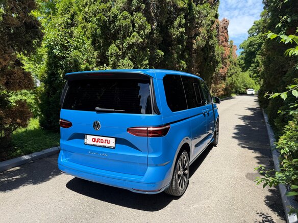2023 Volkswagen Multivan T7, синий, 5200000 рублей - вид 4