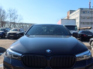2022 BMW 5 серии 530i xDrive VII (G30/G31/G38) Рестайлинг, чёрный, 5650000 рублей, вид 3