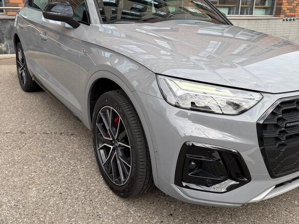 2025 Audi Q5 L 45 TFSI II (FY) Рестайлинг, серый, 5650000 рублей - вид 3