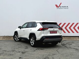 2021 Toyota RAV4 V (XA50), белый, 3100000 рублей, вид 3
