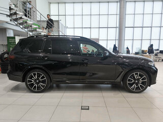 2021 BMW X7 40d I (G07), чёрный, 6950000 рублей, вид 4