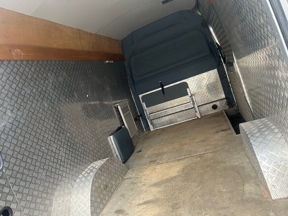 2010 Mercedes-Benz Sprinter, серебристый, 1950000 рублей - вид 11