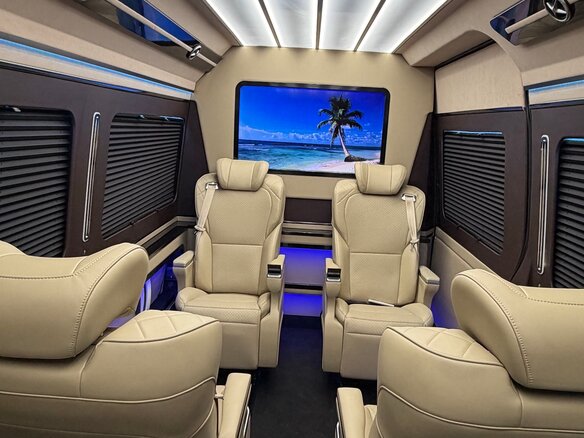2019 Mercedes-Benz Sprinter, серебристый, 8450000 рублей - вид 6