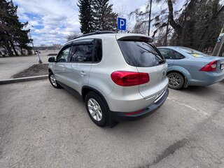 2013 Volkswagen Tiguan I Рестайлинг, серебристый, 1210000 рублей, вид 4