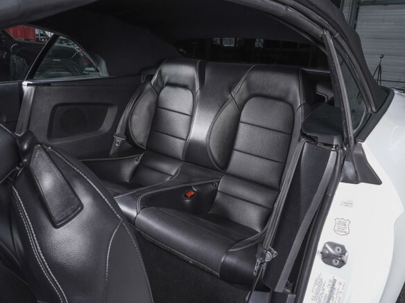 2019 Ford Mustang VI Рестайлинг, белый - вид 17