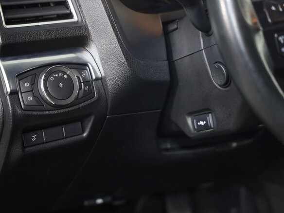 2017 Ford Explorer V Рестайлинг, белый, 2399777 рублей - вид 13