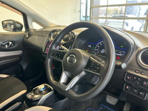 2016 Nissan Note e-Power II Рестайлинг, коричневый - вид 16