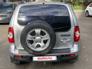 2012 Chevrolet Niva I Рестайлинг, серебристый, 570000 рублей, вид 2