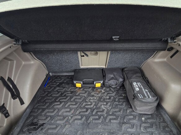 2011 Volkswagen Golf Plus II, красный - вид 13
