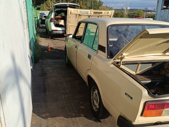 1987 Lada (ВАЗ) 2105, бежевый - вид 5