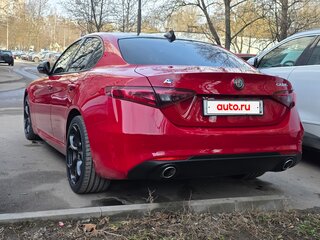 2017 Alfa Romeo Giulia II (952), красный, 3000000 рублей, вид 5