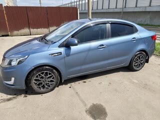 2013 Kia Rio 5-speed III, голубой, 749000 рублей, вид 4