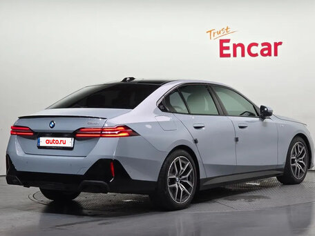 2025 BMW 5 серии 520i VIII (G60/G61/G68), серый, 6780000 рублей, вид 3