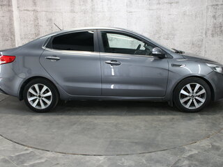 2016 Kia Rio III Рестайлинг, серый, 819000 рублей, вид 4
