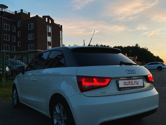 2012 Audi A1 I (8X), белый - вид 1