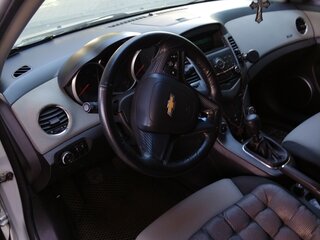 2011 Chevrolet Cruze I, серебристый, 790000 рублей, вид 4