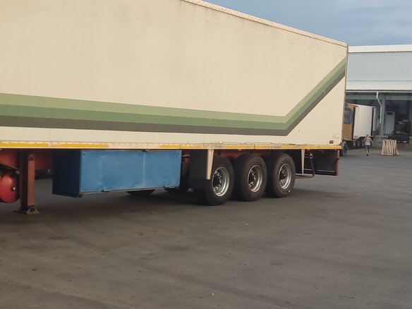 2004 Scania 4-Series, фиолетовый, 2800000 рублей - вид 15