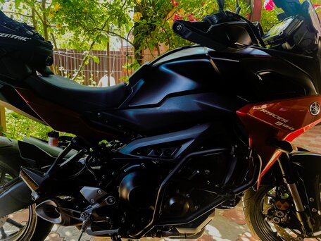 2020 Yamaha MT-09 Tracer (FJ-09), пурпурный, 1450000 рублей, вид 4