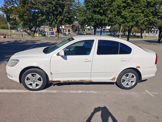 2011 Skoda Octavia II (A5) Рестайлинг, белый, 510000 рублей, вид 4