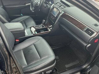 2017 Toyota Camry VII (XV50) Рестайлинг, чёрный, 2550000 рублей, вид 5