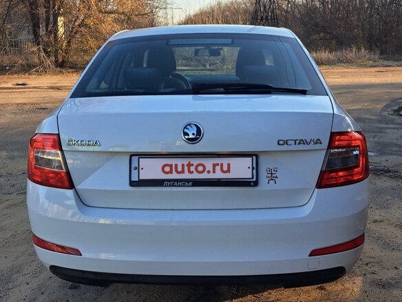 2014 Skoda Octavia III (A7), белый, 1850000 рублей - вид 2
