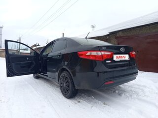 2013 Kia Rio 4-speed III, чёрный, 950000 рублей, вид 4