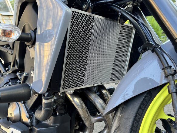 2017 Yamaha MT-09 (FZ-09), серый, 930000 рублей - вид 8
