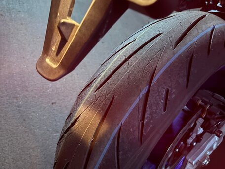 2023 Yamaha MT-09 (FZ-09), синий, 1380000 рублей, вид 4