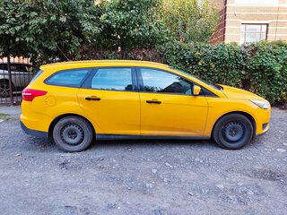 2016 Ford Focus III Рестайлинг, жёлтый, 430000 рублей, вид 2