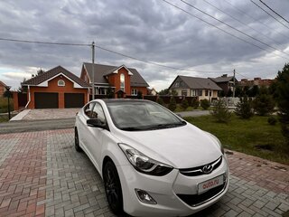 2012 Hyundai Avante V, белый, 1350000 рублей, вид 2