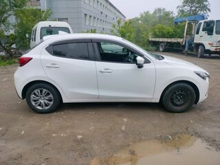 2018 Mazda Demio IV (DJ), белый, 1400000 рублей, вид 3