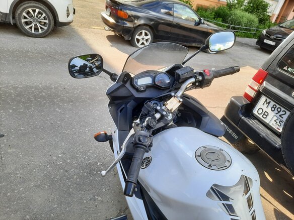 2011 Yamaha XJ6 (FZ6R), белый, 450000 рублей - вид 3
