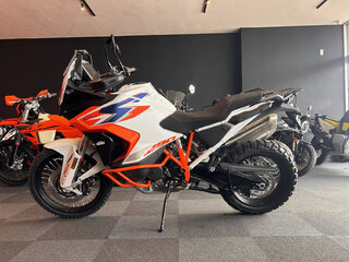 2023 KTM 1290 Super Adventure R, оранжевый, 1800000 рублей, вид 2