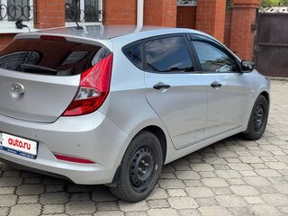 2014 Hyundai Solaris I Рестайлинг, серебристый, 850000 рублей, вид 5