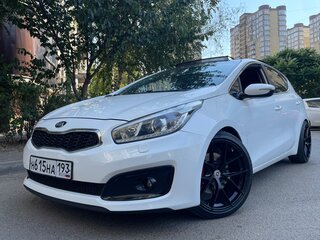 2017 Kia Ceed II Рестайлинг, белый, 1630000 рублей, вид 1