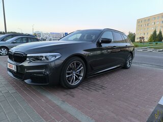 2019 BMW 5 серии 530d VII (G30/G31/G38), серый, 2790000 рублей, вид 1