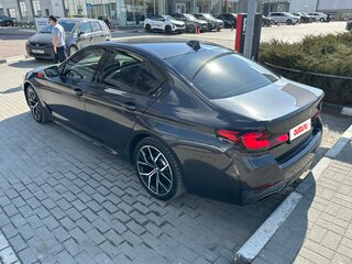 2022 BMW 5 серии 520d xDrive VII (G30/G31/G38) Рестайлинг, серый, 6500000 рублей, вид 4