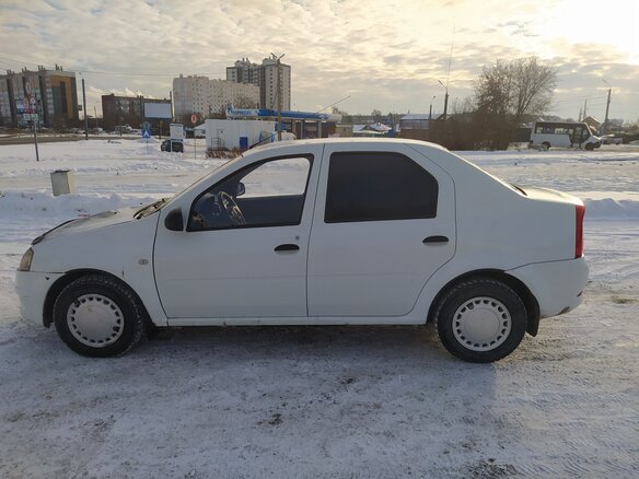 2011 Renault Logan I Рестайлинг, белый, 330000 рублей