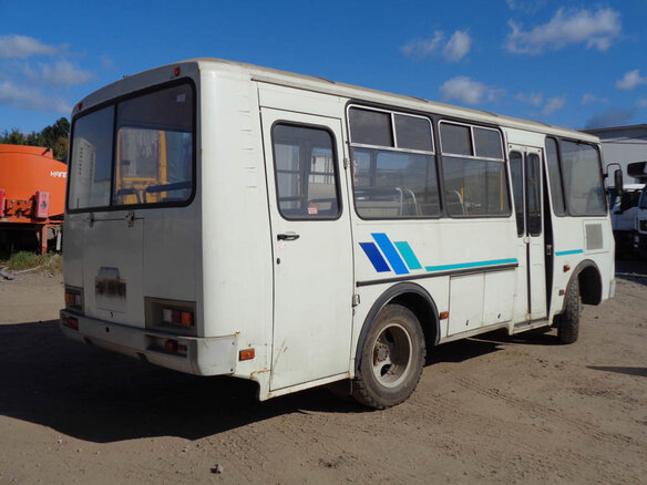 2014 ПАЗ 3205, белый - вид 3