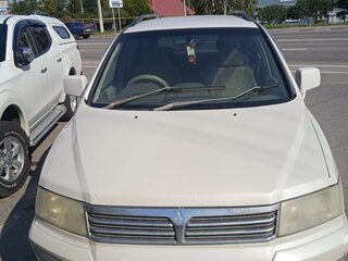 2001 Mitsubishi Chariot Grandis III, белый, 270000 рублей, вид 1