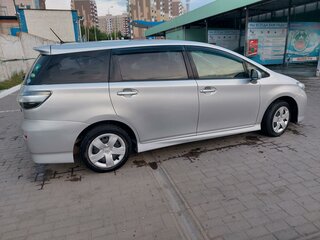 2014 Toyota Wish II Рестайлинг, серебристый, 1350000 рублей, вид 4