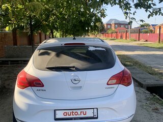 2013 Opel Astra J Рестайлинг, белый, 1100000 рублей, вид 2